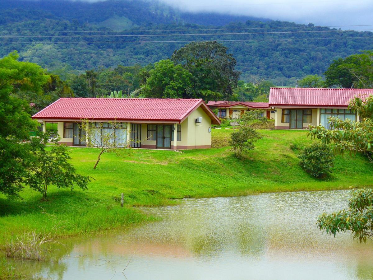 ホテル Termales Del Bosque & Hot Springs La Marina エクステリア 写真