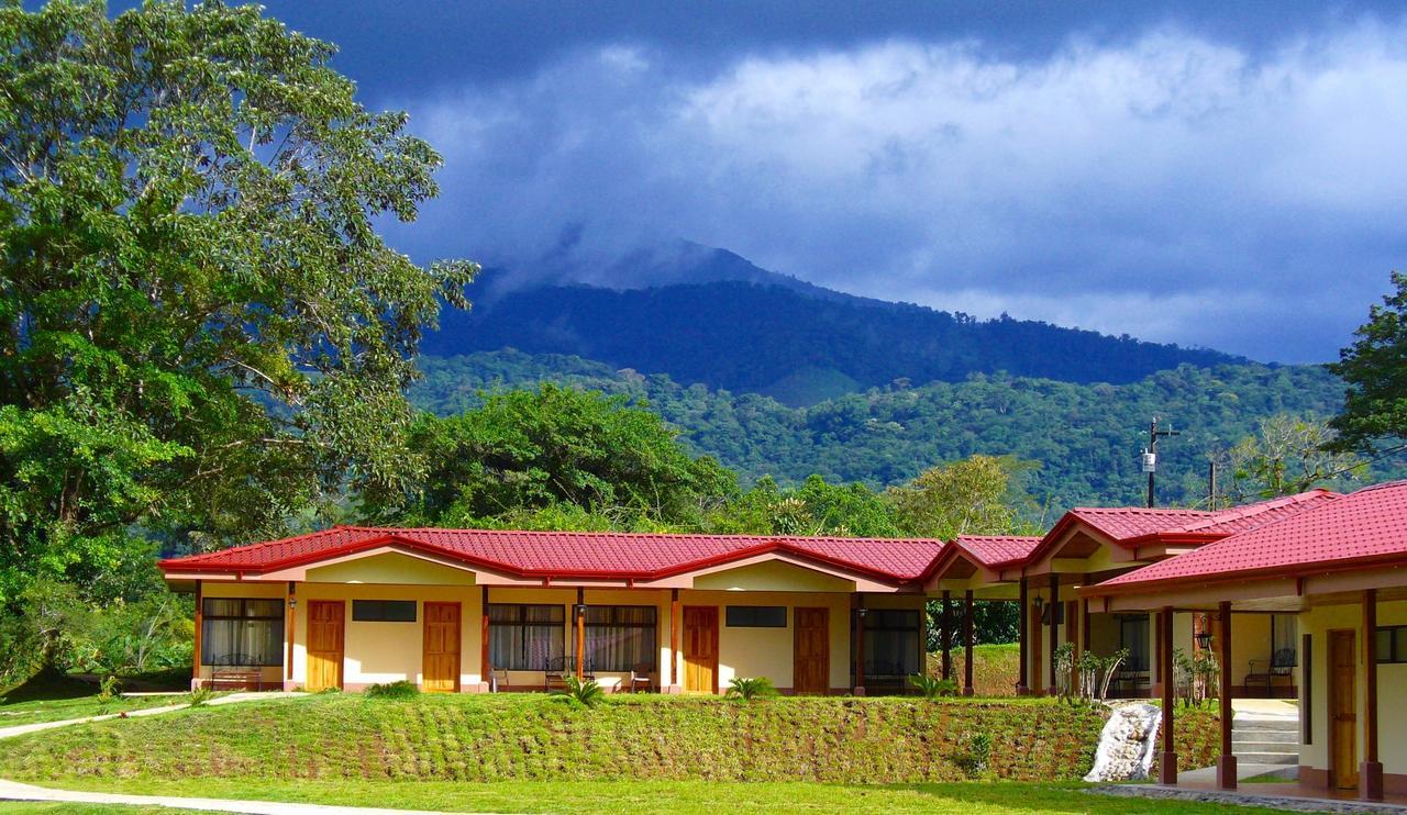 ホテル Termales Del Bosque & Hot Springs La Marina エクステリア 写真