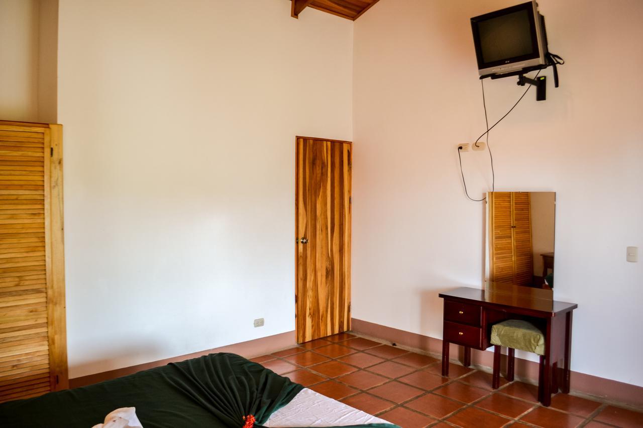 ホテル Termales Del Bosque & Hot Springs La Marina エクステリア 写真