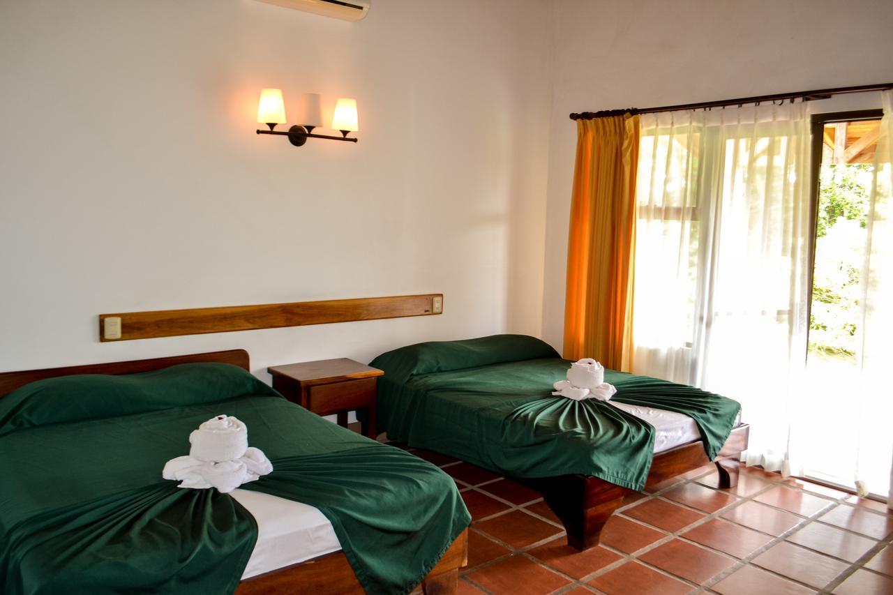 ホテル Termales Del Bosque & Hot Springs La Marina エクステリア 写真
